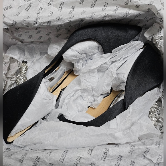 Badgley Mischka Satin Pumps 8.5 rhinestone heel - Picture 7 of 15